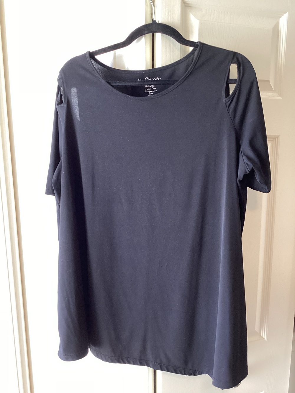 Chico's Black Cold-Shoulder Short Sleeve Top